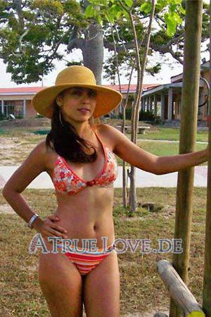 105606 - Adriana Alter: 32 - Kolumbien