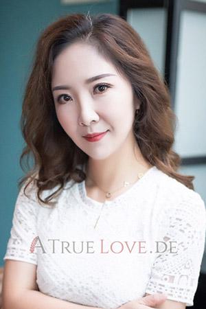 202203 - Mary Alter: 46 - China