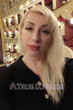 221102 - Iryna Alter: 50 - Ukraine
