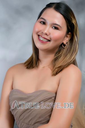 222723 - Erica Alter: 24 - Philippinen