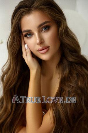 223761 - Oksana Alter: 36 - Ukraine