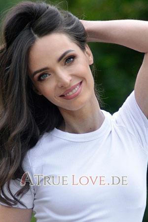 223878 - Yuliya Alter: 42 - Ukraine