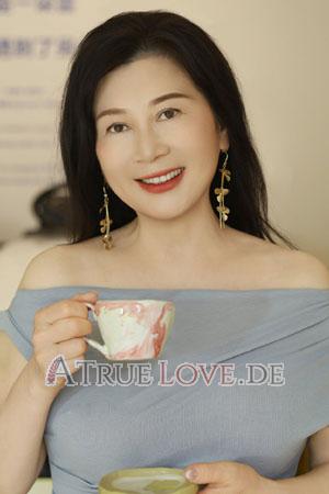 227228 - Anna Alter: 66 - China