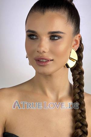 228331 - Yana Alter: 24 - Ukraine