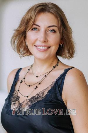 228570 - Olena Alter: 49 - Ukraine