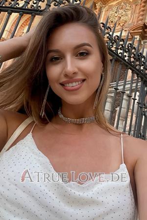 228728 - Valeriia Alter: 31 - Ukraine