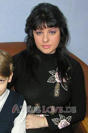 73572 - Oksana Alter: 28 - Ukraine