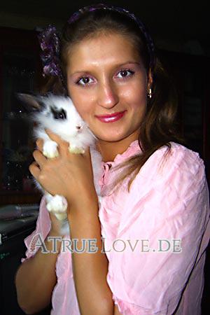82054 - Anna Alter: 25 - Ukraine